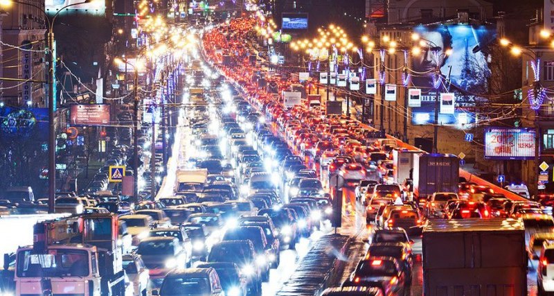 Київ – колапсує, але столичні водії мають страждати ще більше, щоб зрозуміти важливу річ